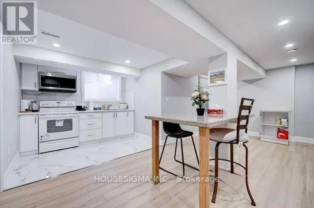 BSMT - 28 EARLTON ROAD, Toronto (Tam O'Shanter-Sullivan), Ontario M1T2R3