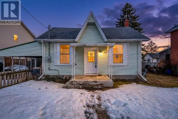 44 SANFORD STREET, Barrie (Sanford), Ontario L4N3C4