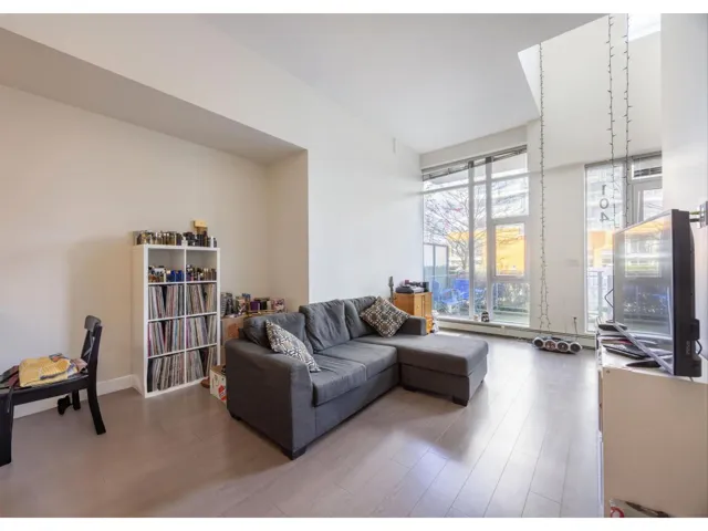 104 13308 CENTRAL AVENUE, Surrey, British Columbia V3T0M4
