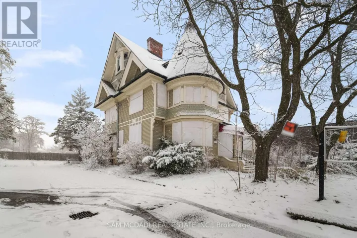 24 BURGAR STREET, Welland (Welland Downtown), Ontario L3B2S7