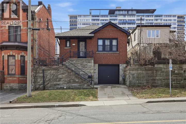 129 JACKSON Street W, Hamilton, Ontario L8P1L8