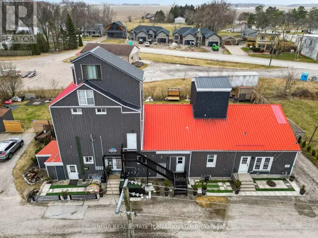 3911 WAREHOUSE STREET, Plympton-Wyoming (Plympton Wyoming), Ontario N0N1E0