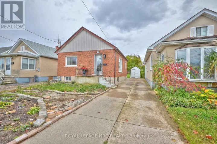 10 FAIRBURN AVENUE, St. Catharines (Burleigh Hill), Ontario L2T1B2