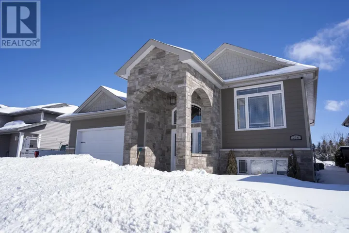 216 Cougar CRES, Thunder Bay, Ontario P7C0B2
