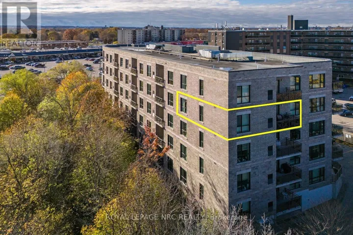 401 - 379 SCOTT STREET, St. Catharines (Vine/Linwell), Ontario L2M3W2