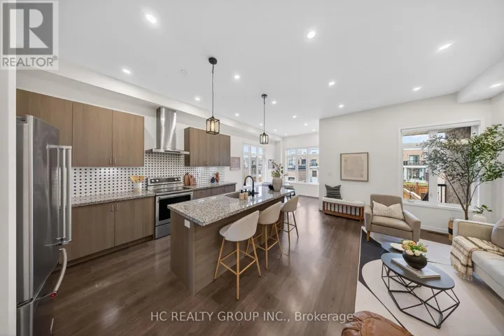 1240 WELLINGTON STREET E, Aurora, Ontario L4G2C9