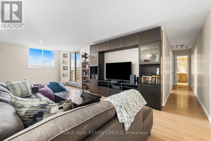 802 - 975 WARWICK COURT, Burlington (LaSalle), Ontario L7T3Z7