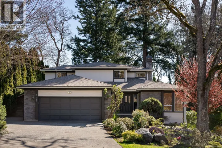 1045 Valewood Trail, Saanich, British Columbia V8X5G7