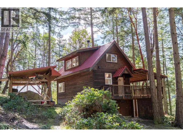 9868 CASTLE ROAD, Pender Island, British Columbia V0N2M3