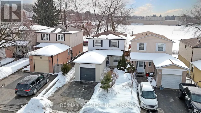 742 BEMAN DRIVE, Newmarket (Huron Heights-Leslie Valley), Ontario L3Y4Z2