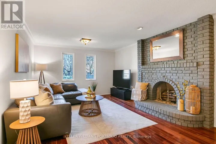 4 NEILTREE COURT, Toronto (Markland Wood), Ontario M9C5C3