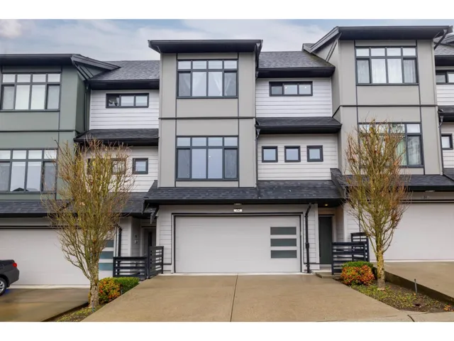 32 15177 60 AVENUE, Surrey, British Columbia V3S7B3