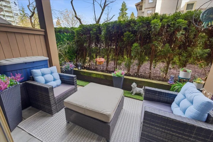 111 10088 148TH STREET, Surrey, British Columbia V3R3M9