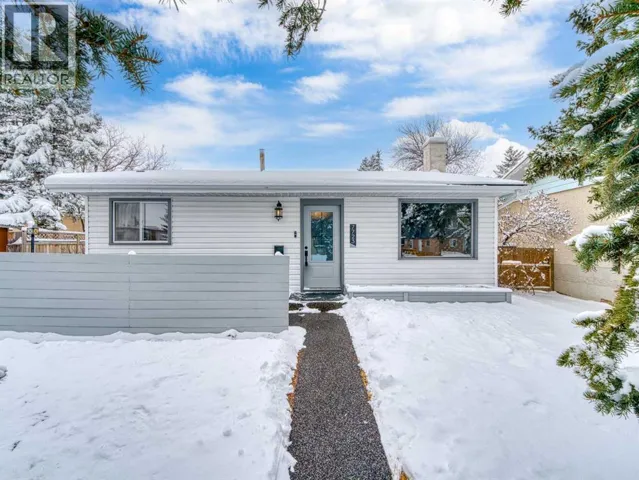 7723 Hunterview Drive NW, Calgary, Alberta T2K5C9