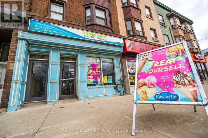 MAIN FLOOR - 956 ST CLAIR AVENUE W, Toronto (Oakwood Village), Ontario M6E1A1