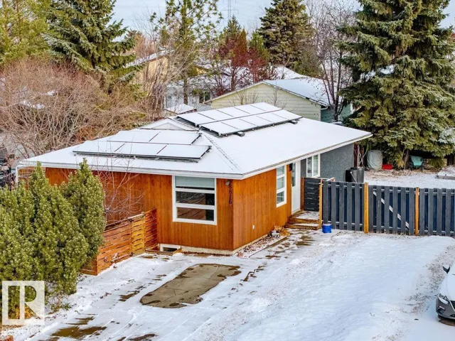 8816 25A AV NW, Edmonton, Alberta T6K2W7