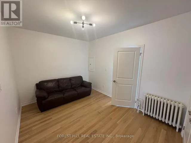 C - 756 QUEEN STREET W, Toronto (Trinity-Bellwoods), Ontario M6J1E9