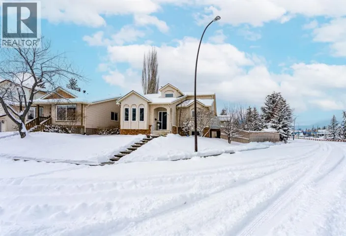 215 Scenic Way NW, Calgary, Alberta T3L1B6