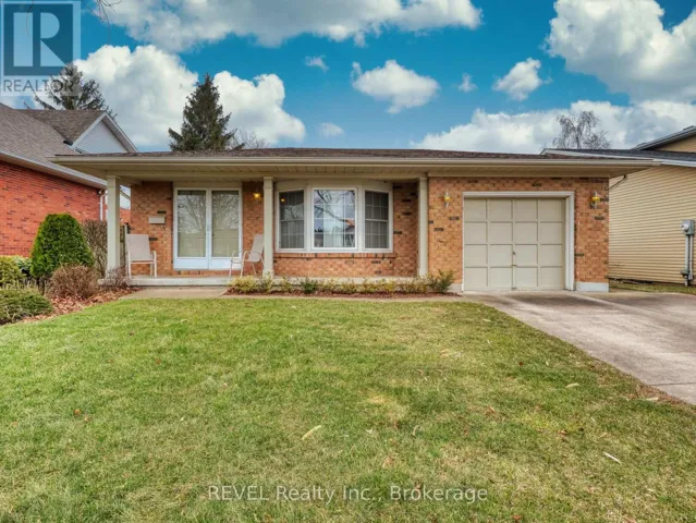 31 COLE FARM BOULEVARD, St. Catharines (Port Dalhousie), Ontario L2N7E2
