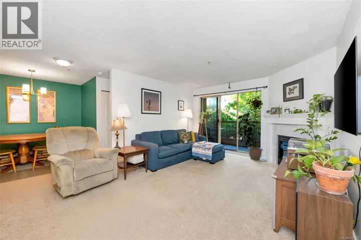 204 3363 Glasgow Ave, Saanich, British Columbia V8X1M5