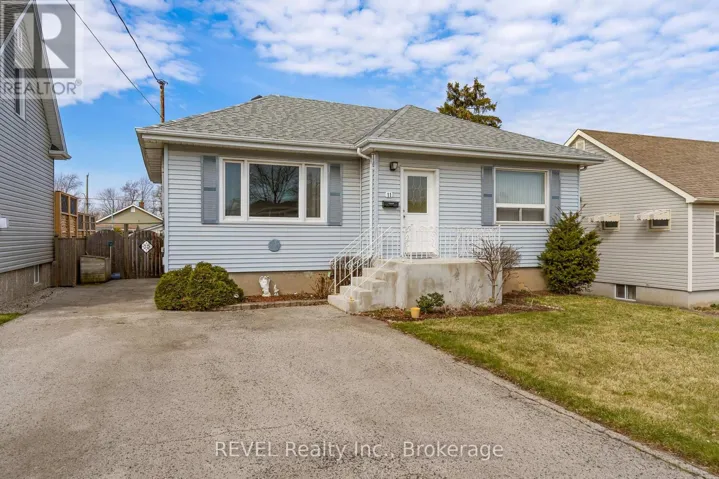 11 MELROSE AVENUE, St. Catharines (Oakdale), Ontario L2P2E3