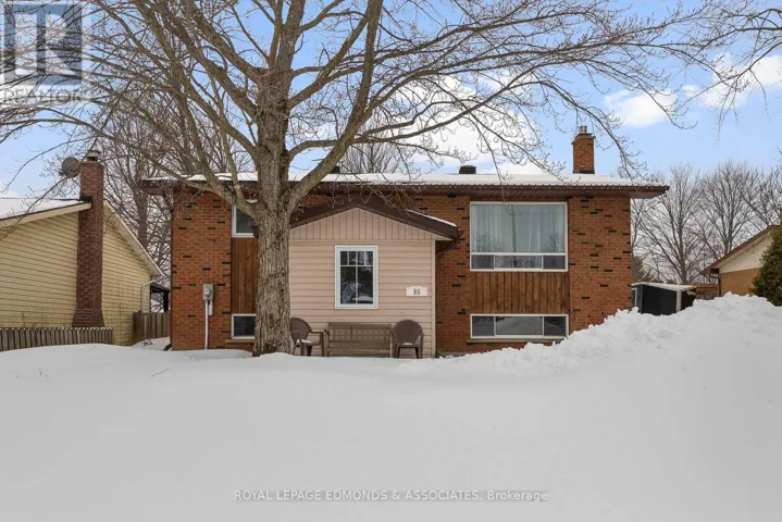 95 SPRUCE STREET E, Petawawa, Ontario K8H3H7