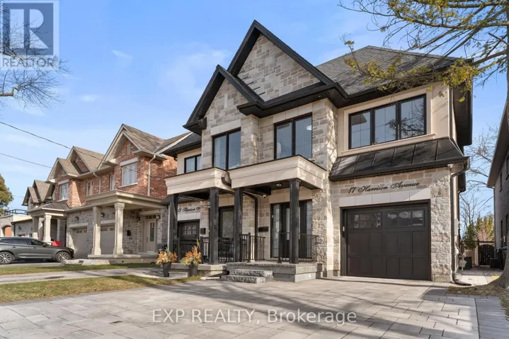 17 HARRISON AVENUE, Mississauga (Port Credit), Ontario L5H2W8