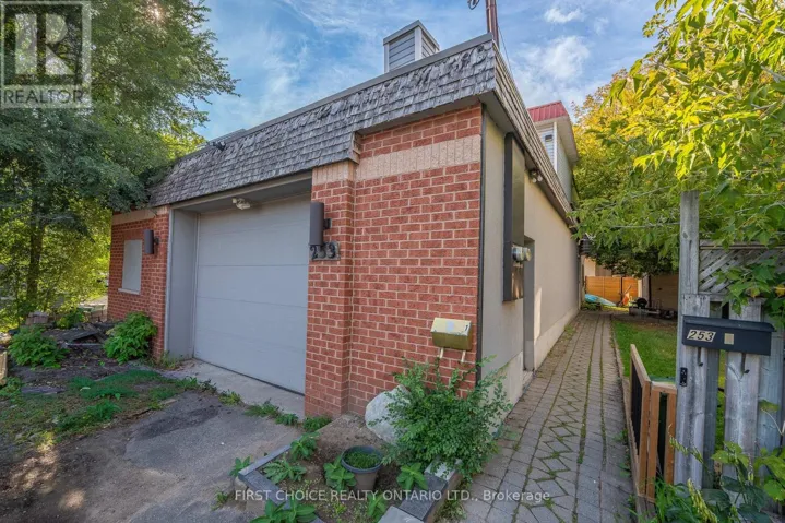 253 FRECHETTE STREET, Ottawa, Ontario K1L7T3