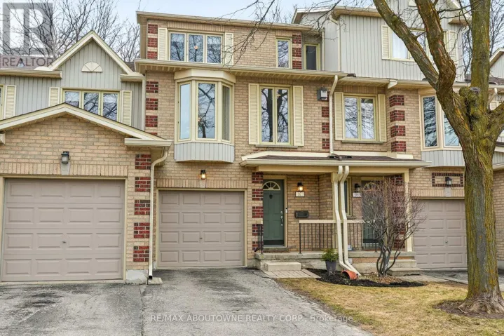 97 - 302 COLLEGE AVENUE W, Guelph (Dovercliffe Park/Old University), Ontario N1G4T6