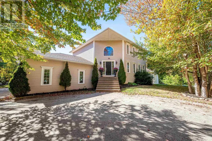 9 Haliburton Crescent, Stillwater Lake, Nova Scotia B3Z1P1