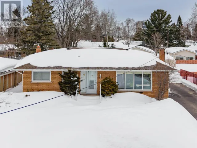 36 Oakbine AVE, Sault Ste. Marie, Ontario P6B4A1