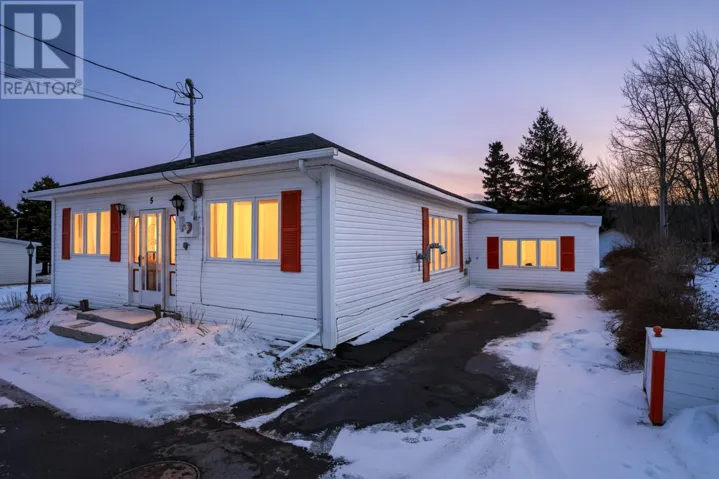 5 Butt's Avenue, Carbonear, Newfoundland & Labrador A1Y1A3