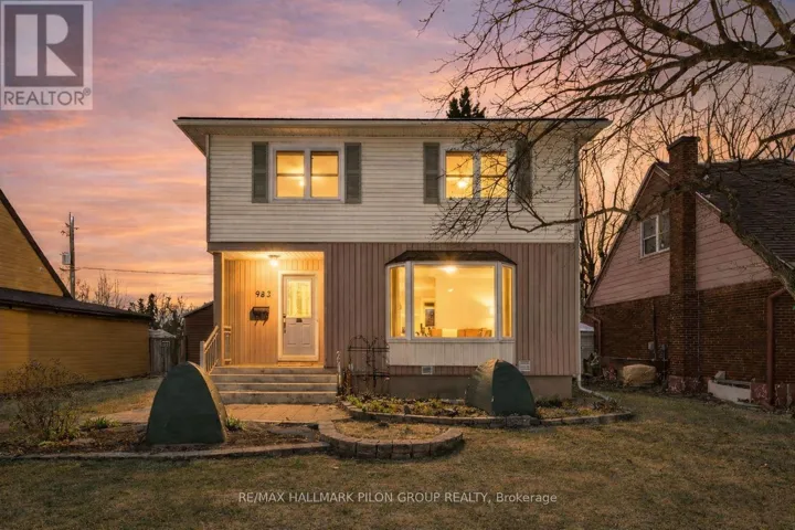 962 WESTON DRIVE, Ottawa, Ontario K1G1X2