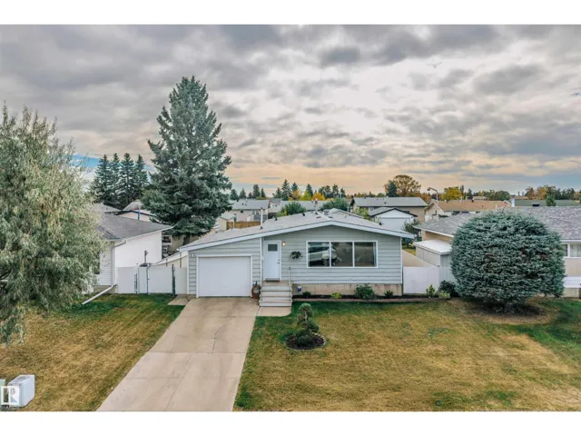 7811 148 AV NW, Edmonton, Alberta T5C2T8