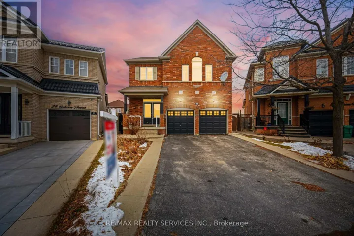 31 SEAHORSE AVENUE, Brampton (Madoc), Ontario L6V4N7