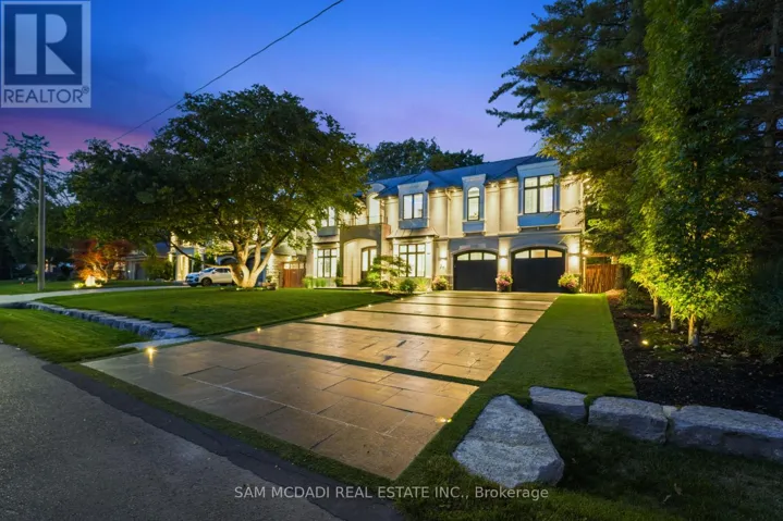 371 WILLIS DRIVE, Oakville (WO West), Ontario L6L4T9
