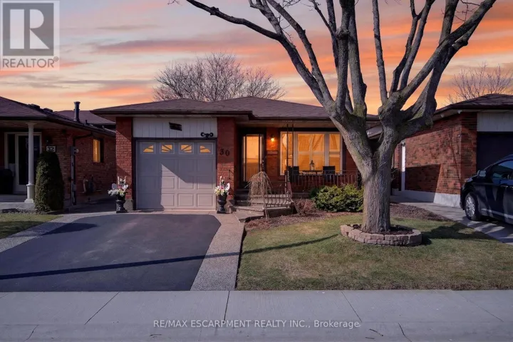 30 BASIN CRESCENT, Hamilton (Berrisfield), Ontario L8T4W8