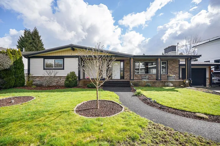 2370 LYNDEN STREET, Abbotsford, British Columbia V2T3B7