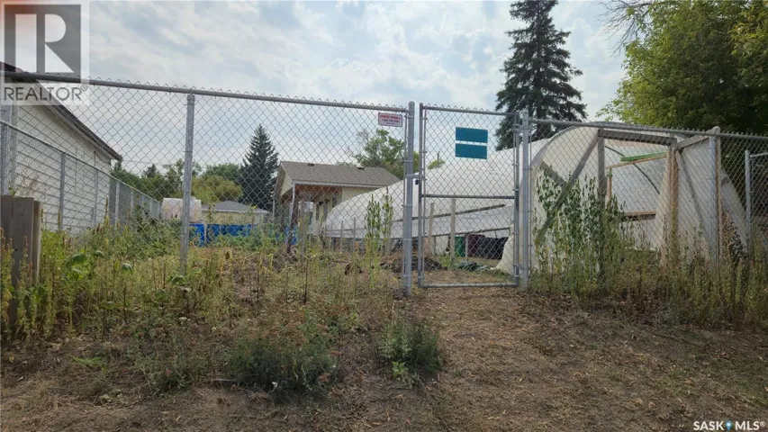 1005 Lillooet STREET W, Moose Jaw, Saskatchewan S6H4Z9