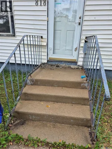 818 K AVENUE N, Saskatoon, Saskatchewan S7L2N1