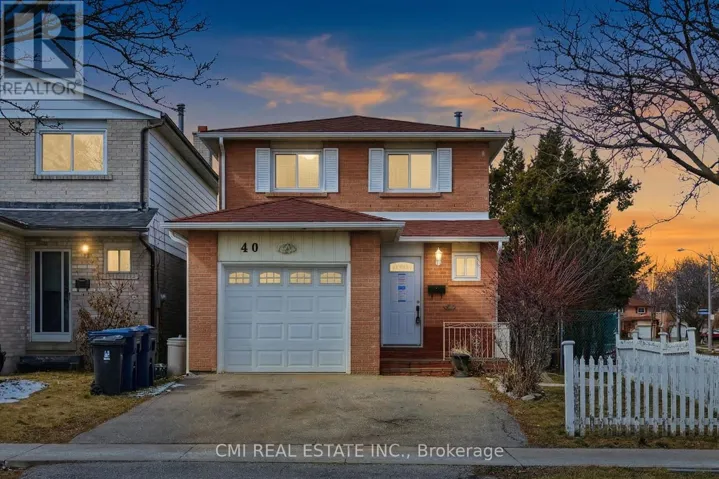 40 GLEN HOLLOW AVENUE, Toronto (West Humber-Clairville), Ontario M9W6C6