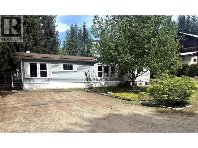 19 West Poirier Road, Mara, British Columbia V0E2K0