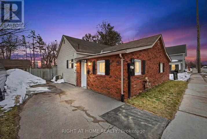 17 GROVE STREET W, Barrie (Queen's Park), Ontario L4N1M6