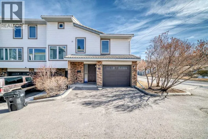 226 Coachway Lane SW, Calgary, Alberta t3h2v9