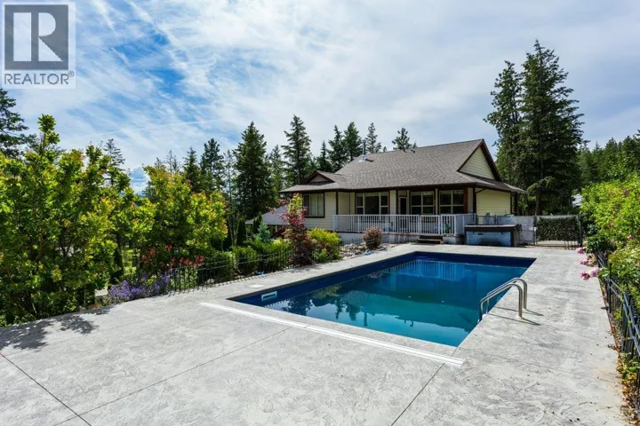 750 Firwood Road, Kelowna, British Columbia V1Z3V5