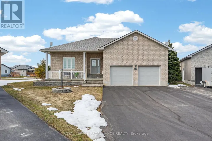 45 MAPLEHURST CRESCENT, Prince Edward County (Wellington Ward), Ontario K0K3L0