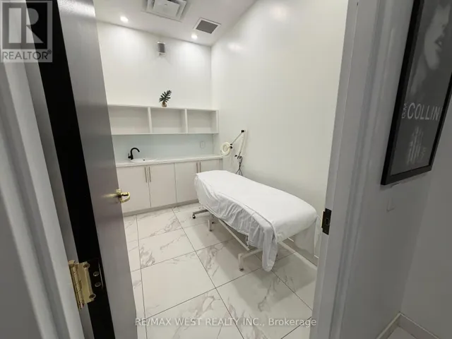 4 RM#2 - 5027 HURONTARIO STREET, Mississauga (Hurontario), Ontario L4Z3X6