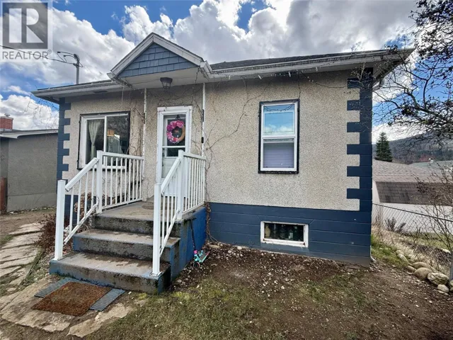 706 2nd Street, Castlegar, British Columbia V1N1Y8