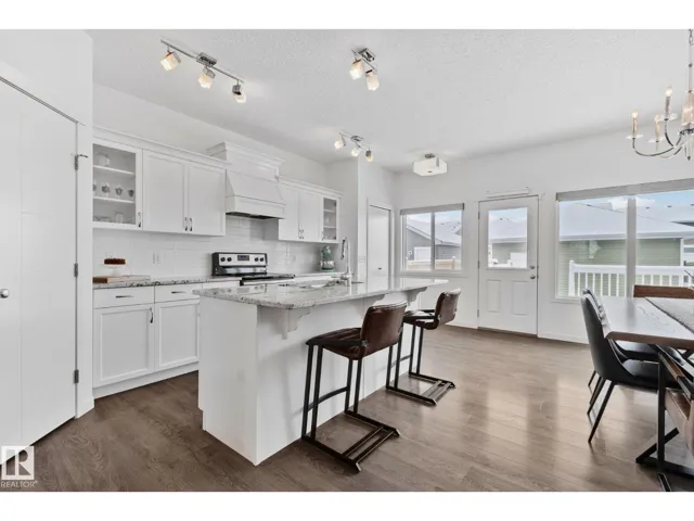 540 EBBERS WY NW, Edmonton, Alberta T5Y3T8