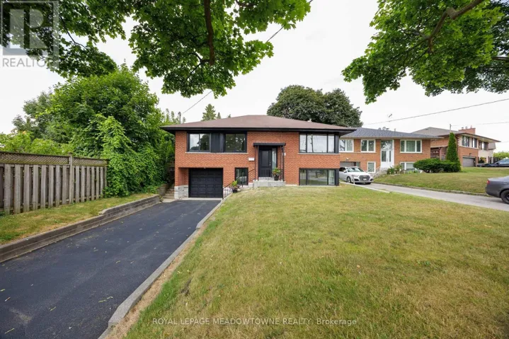 92 THE WESTWAY, Toronto (Kingsview Village-The Westway), Ontario M9P2B2